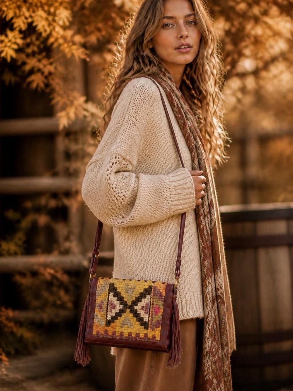 Rare Shelly Brown burgundy leather shoulder bag / clutch woven western design